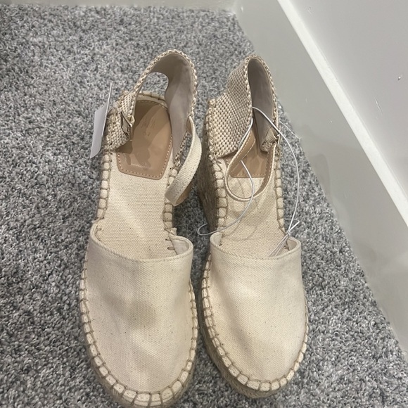 Brand new cream color wedge sandals - Picture 3 of 8